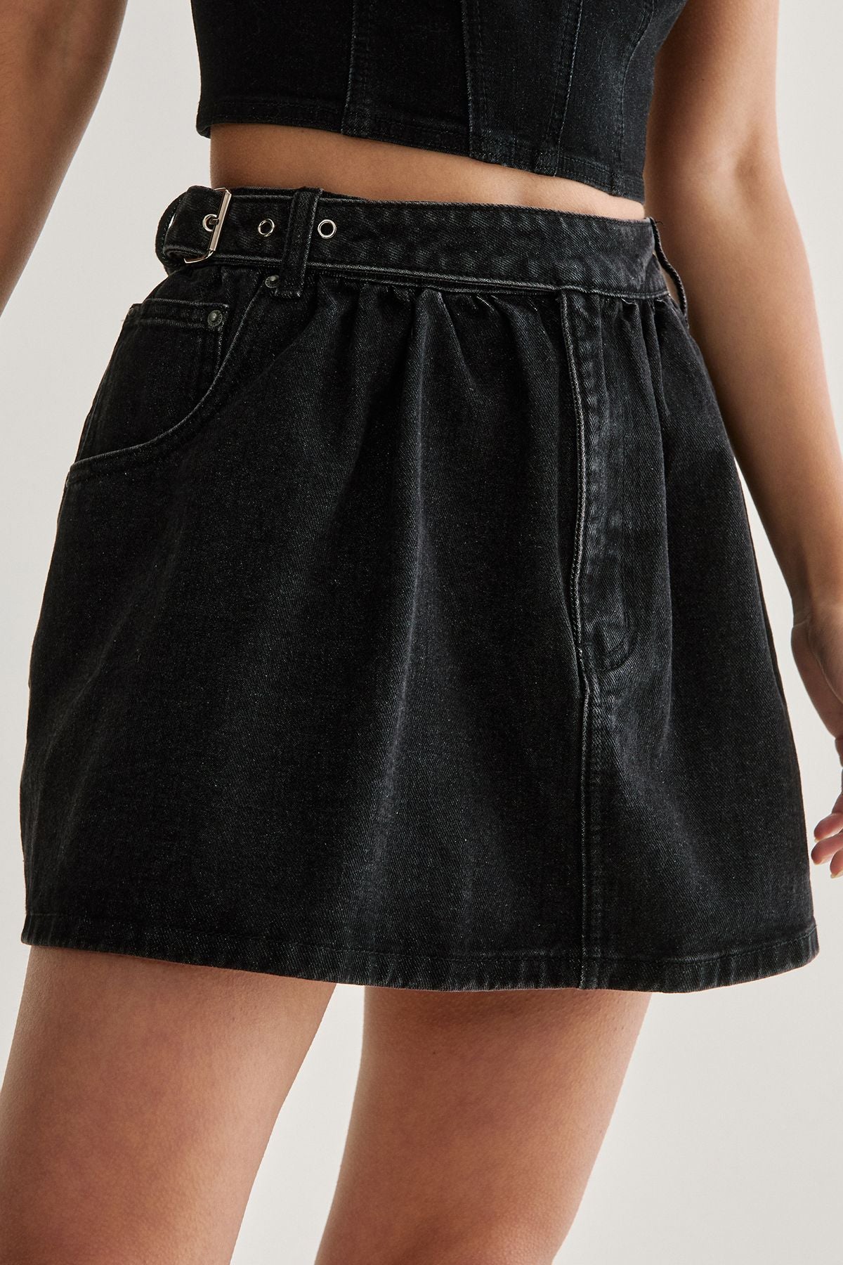 https://mediahub.prettylittlething.com/bgg25318_black_xl_4