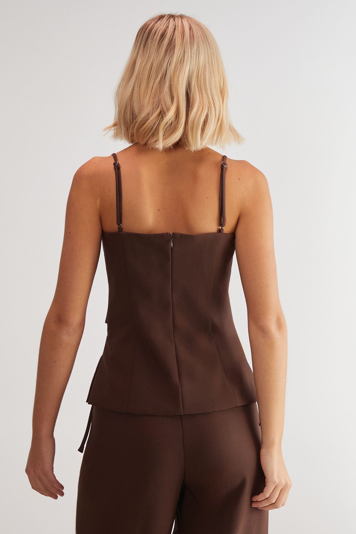 https://mediahub.prettylittlething.com/bgg25414_choc%20brown_xl_3