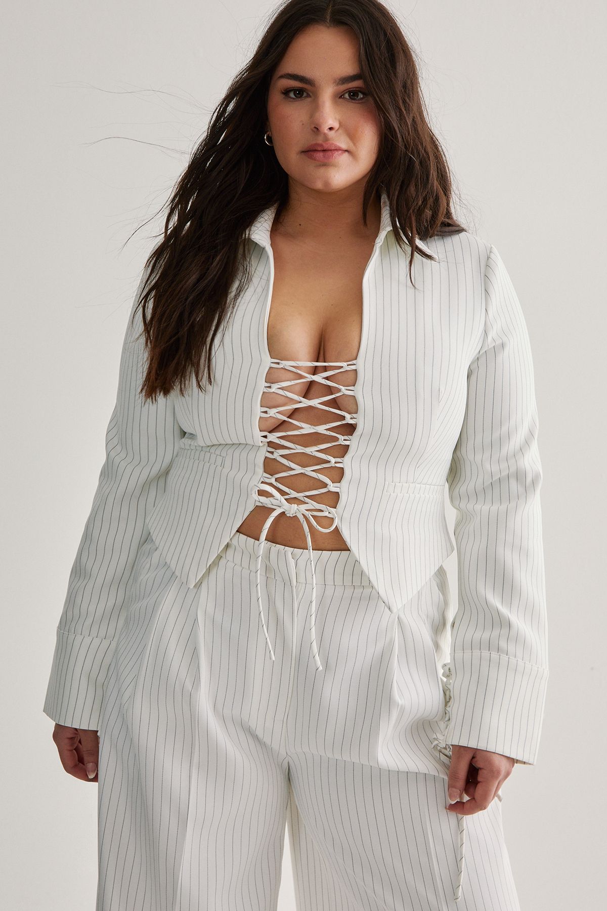 https://mediahub.prettylittlething.com/bgg25470_ivory_xl