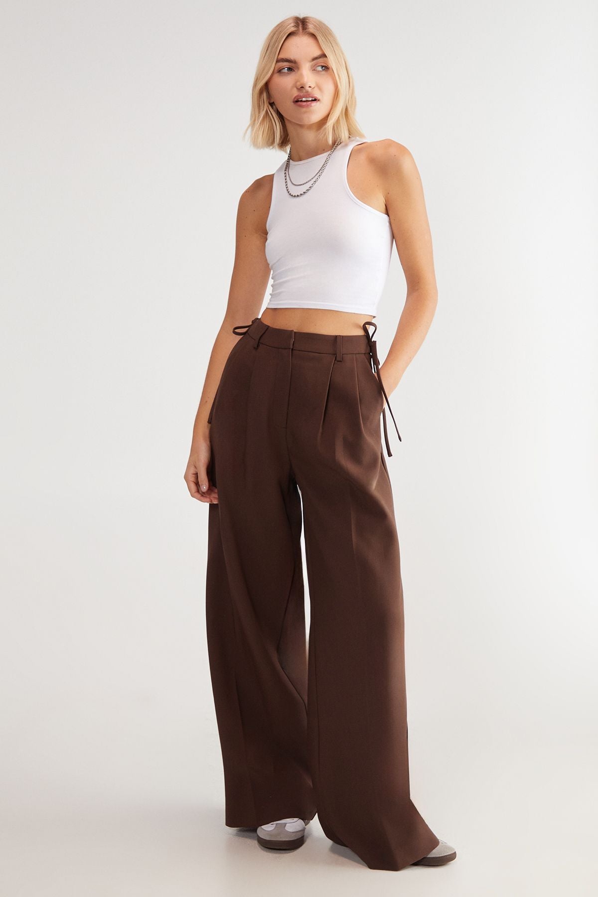 https://mediahub.prettylittlething.com/bgg25471_choc%20brown_xl_1