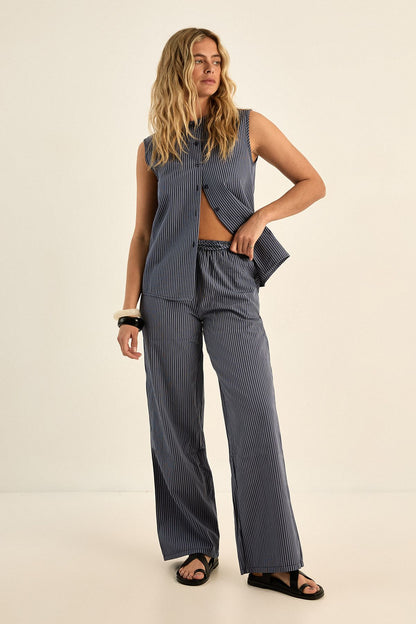 https://mediahub.prettylittlething.com/bgg25509_navy_xl