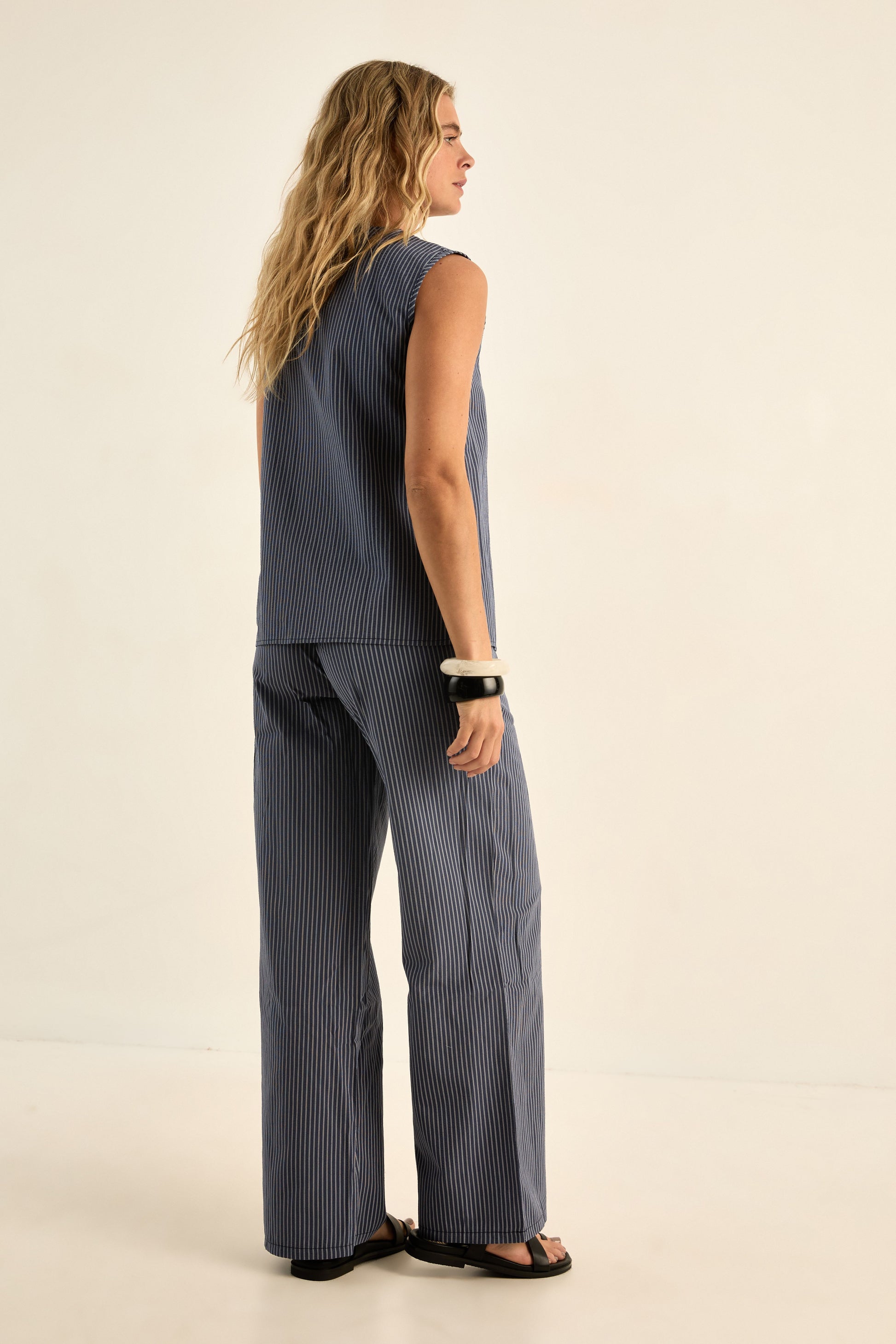 https://mediahub.prettylittlething.com/bgg25509_navy_xl_2