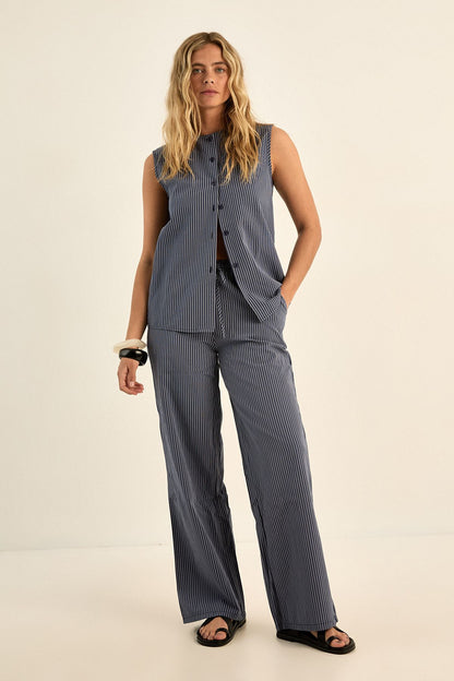 https://mediahub.prettylittlething.com/bgg25509_navy_xl_3