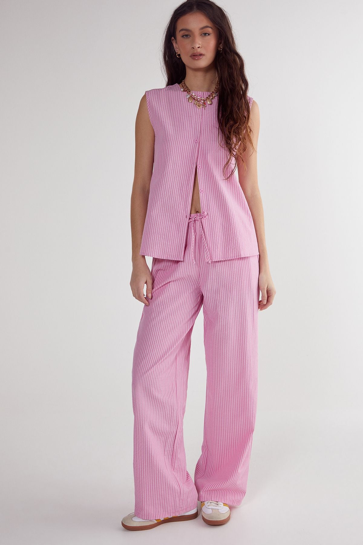 https://mediahub.prettylittlething.com/bgg25509_pink_xl_3