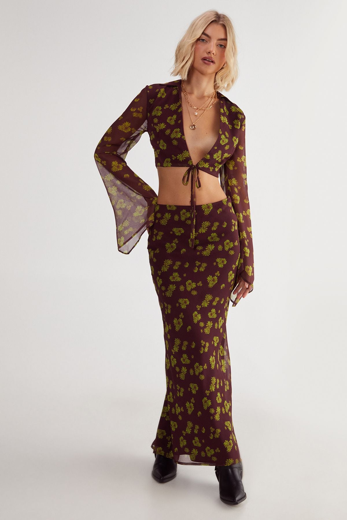 https://mediahub.prettylittlething.com/bgg25634_chocolate_xl
