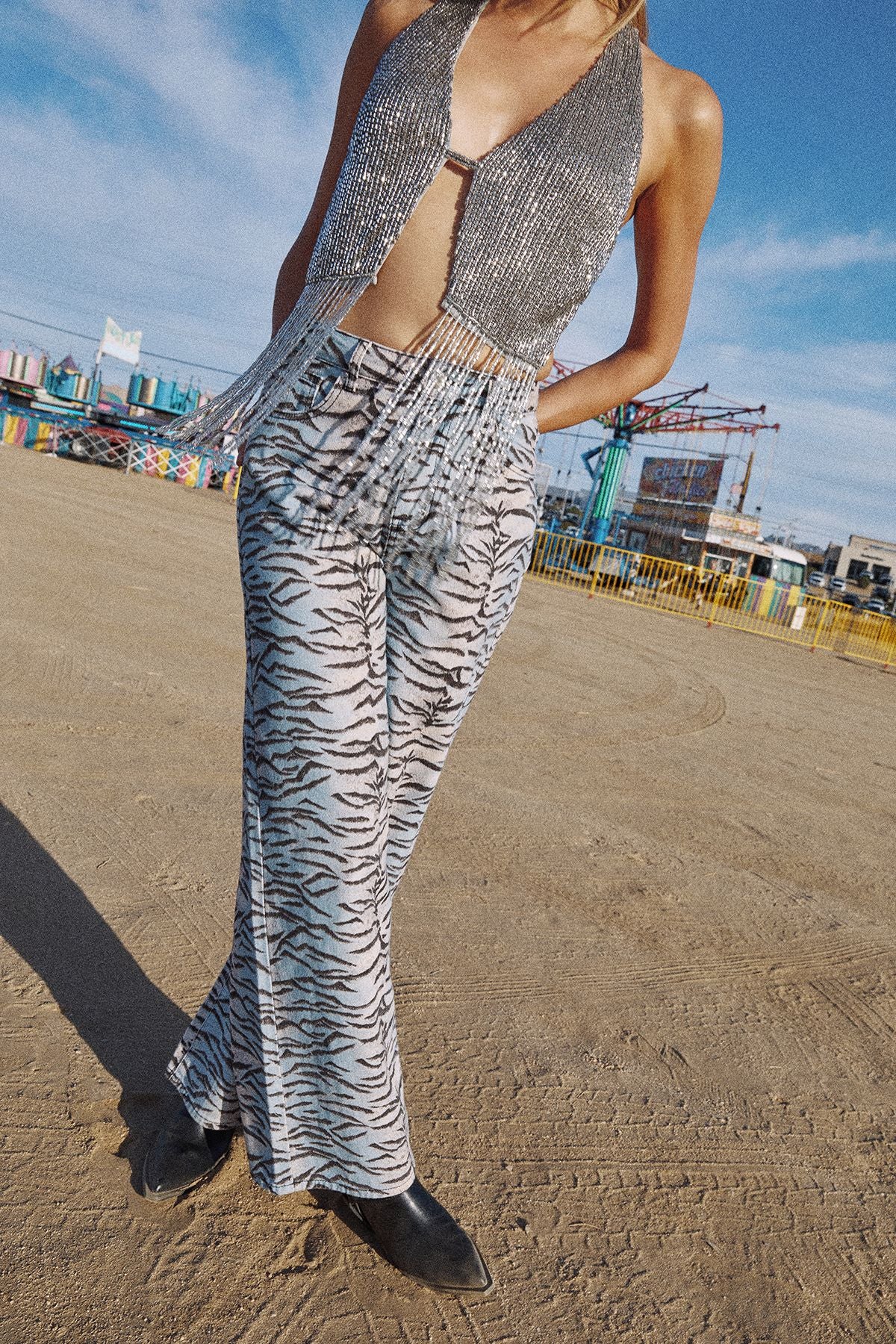 https://mediahub.prettylittlething.com/bgg25797_multi_xl