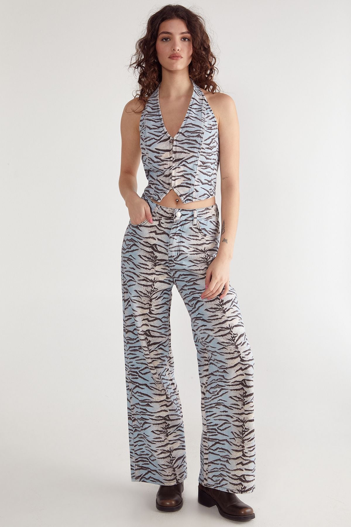 https://mediahub.prettylittlething.com/bgg25798_multi_xl_1