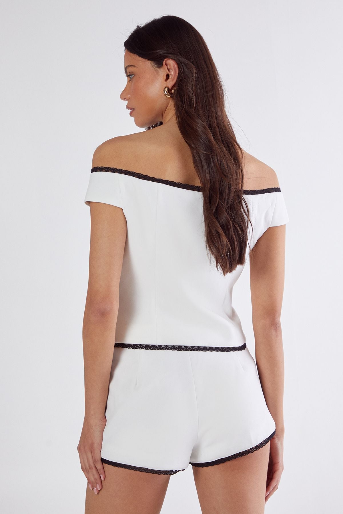 https://mediahub.prettylittlething.com/bgg25824_ivory_xl_3