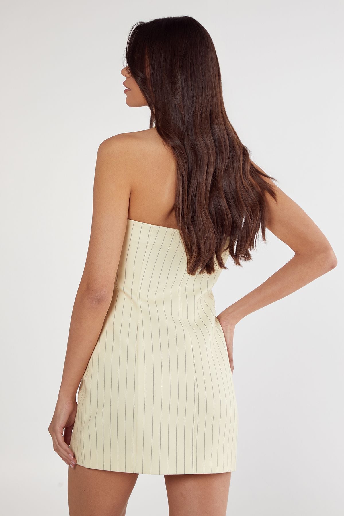 https://mediahub.prettylittlething.com/bgg25889_butter_xl_3