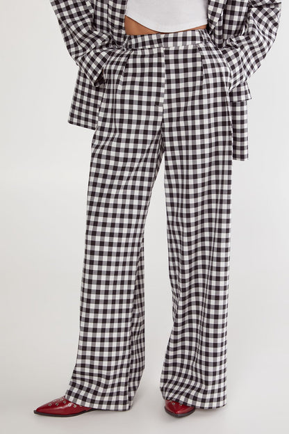 https://mediahub.prettylittlething.com/bgg25946_mono_xl_1