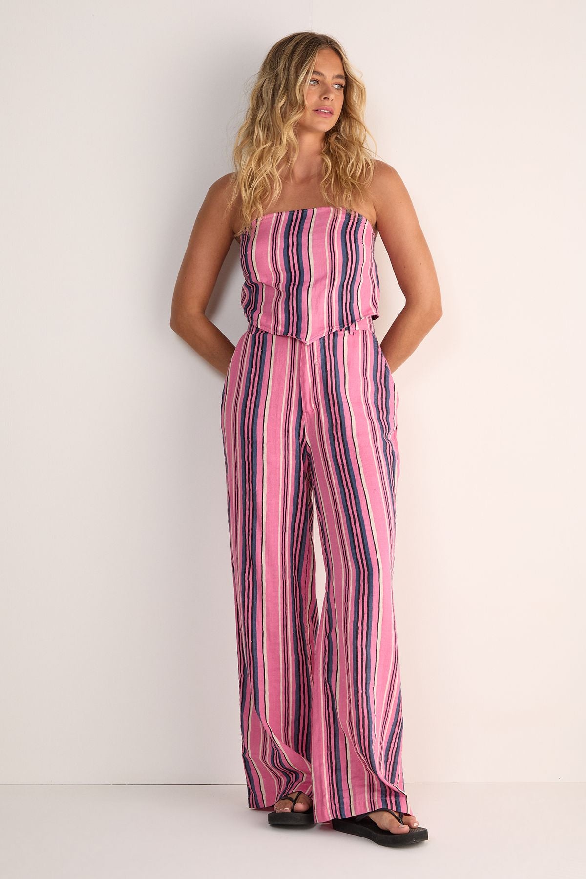 https://mediahub.prettylittlething.com/bgg26194_pink_xl_1