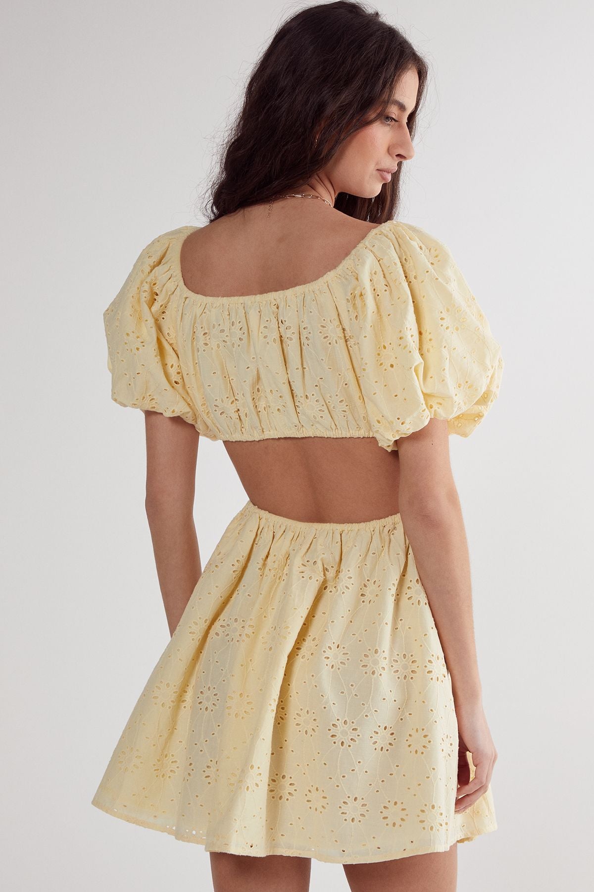 https://mediahub.prettylittlething.com/bgg26409_lemon_xl_2