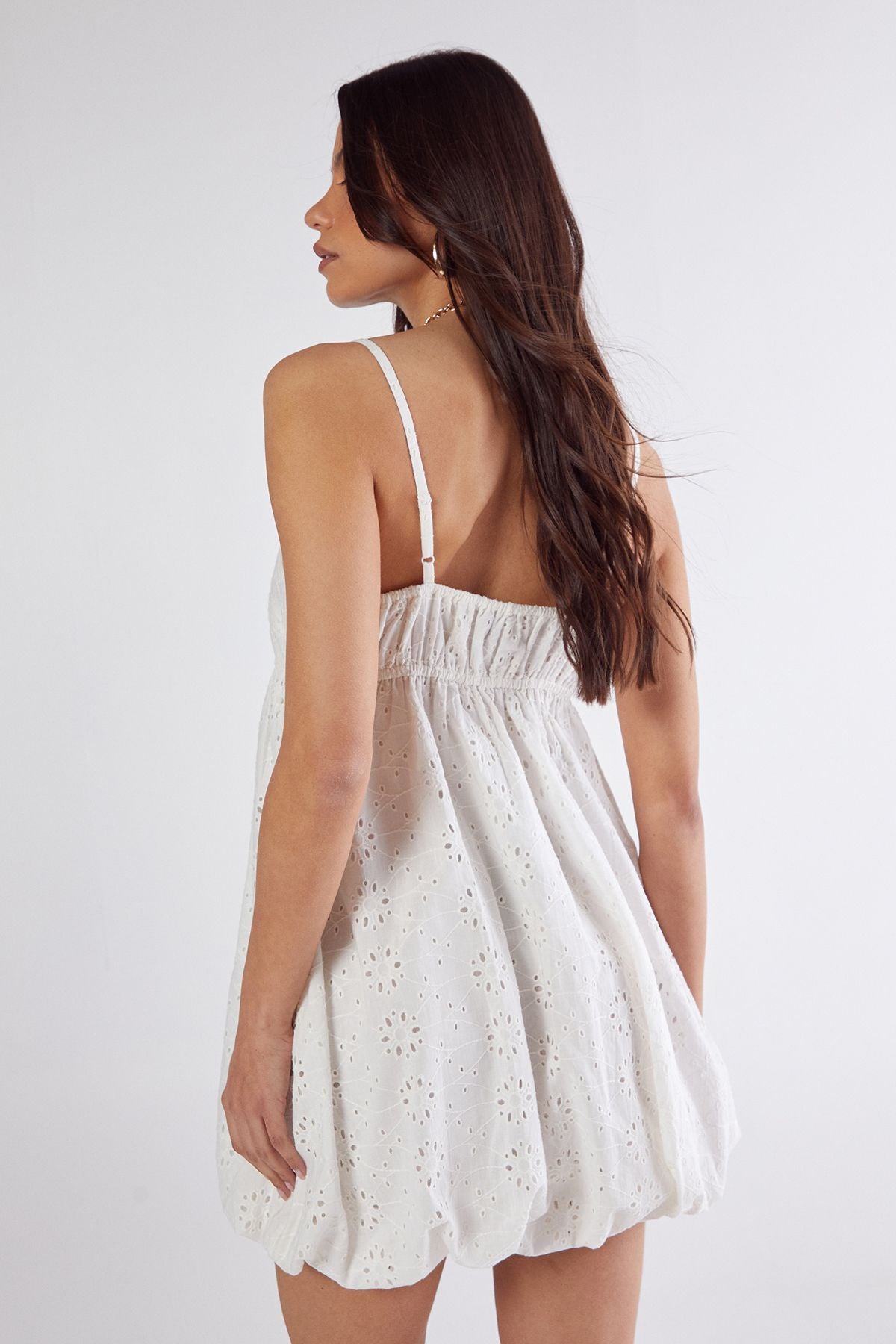 https://mediahub.prettylittlething.com/bgg26412_white_xl_3