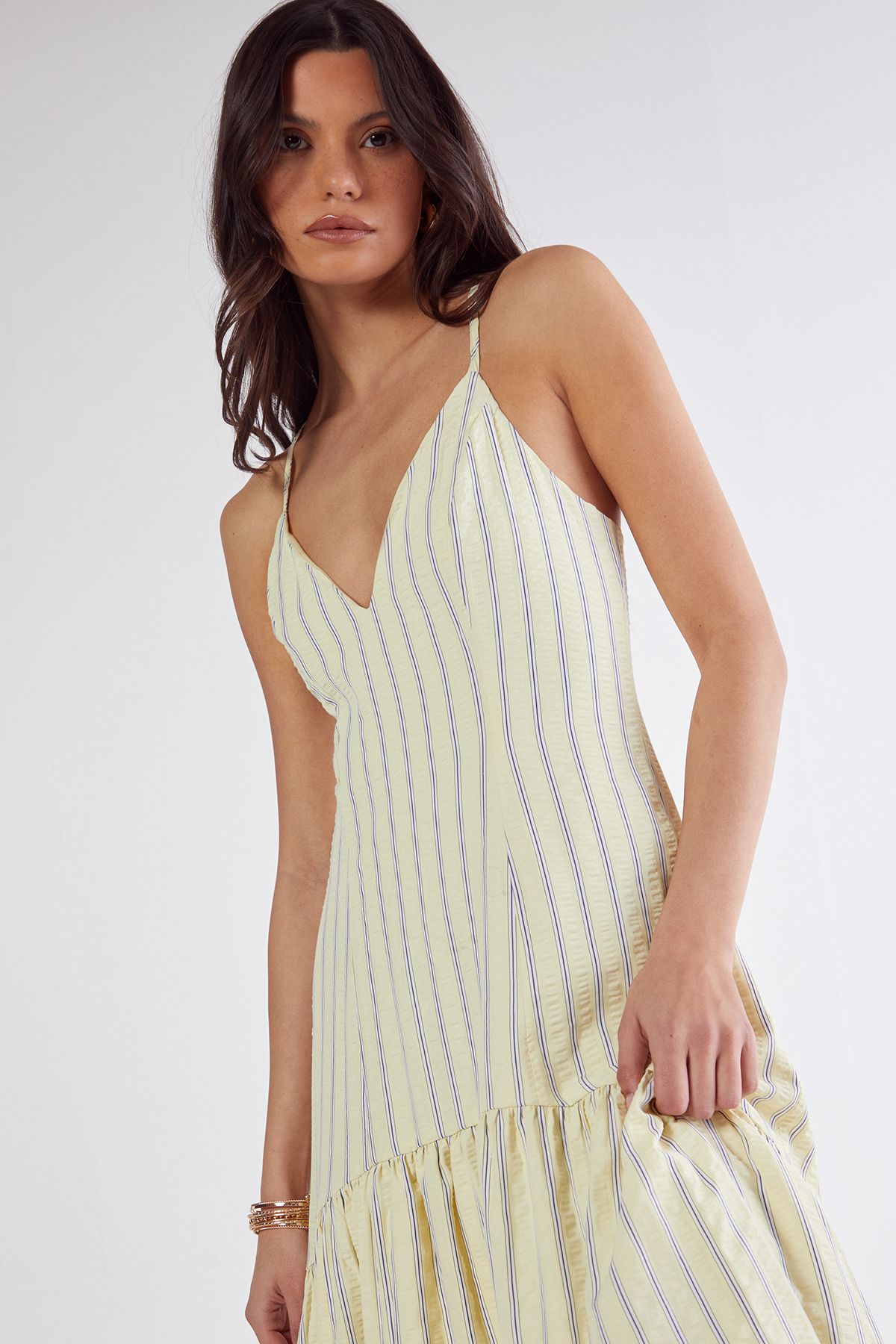 https://mediahub.prettylittlething.com/bgg26433_lemon_xl_2