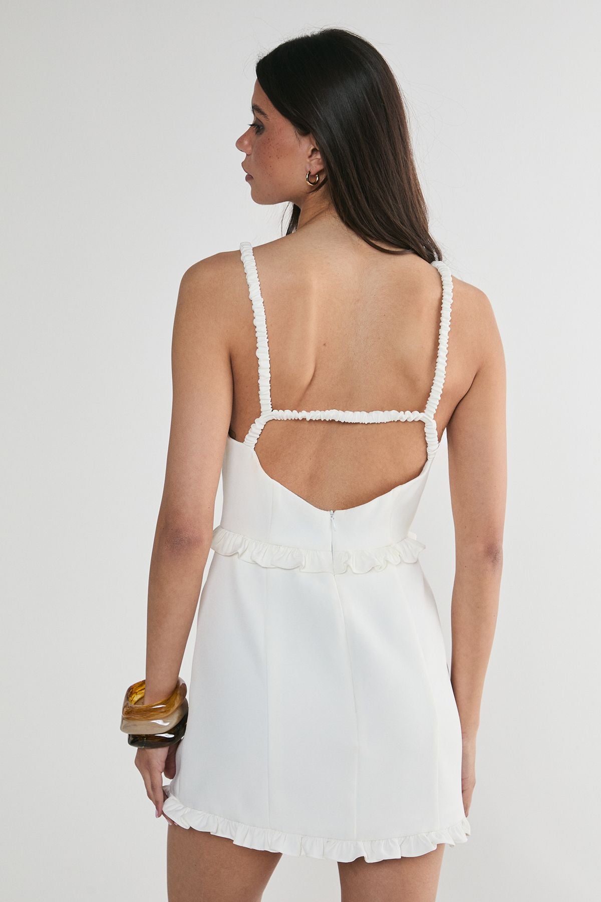 https://mediahub.prettylittlething.com/bgg26672_white_xl_3