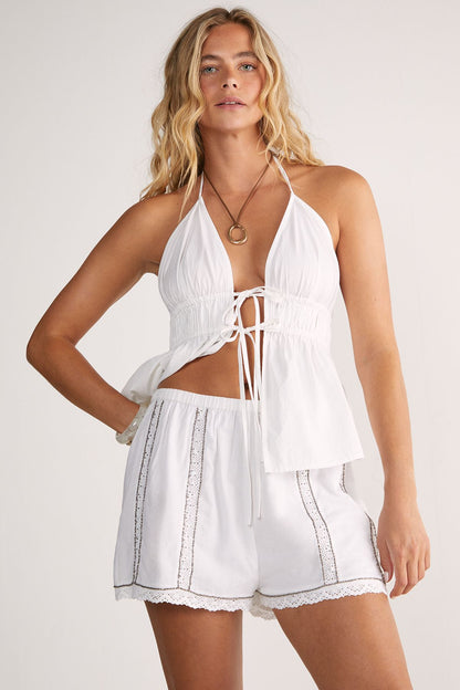 https://mediahub.prettylittlething.com/bgg26699_white_xl_2