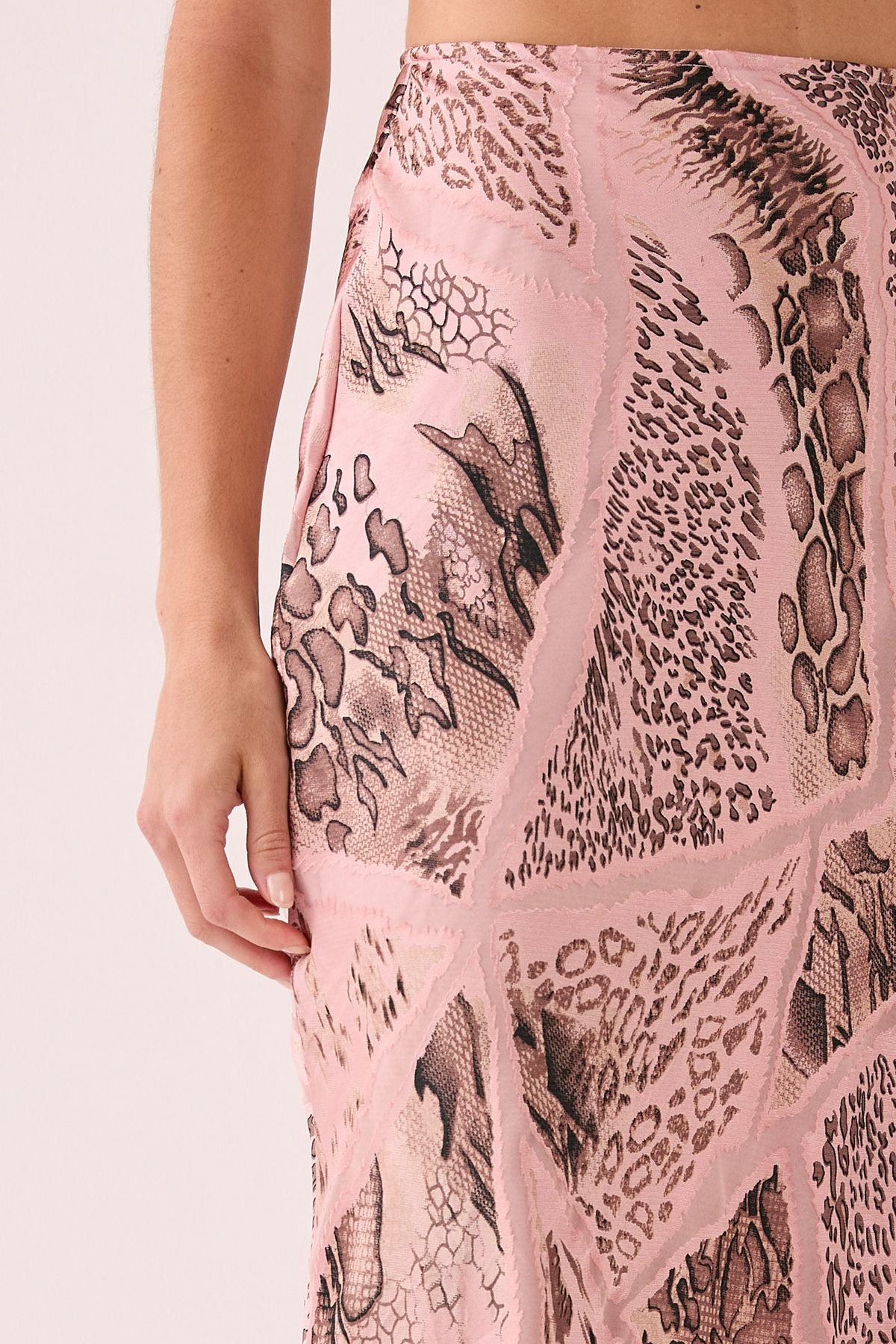 https://mediahub.prettylittlething.com/bgg26715_pink_xl_2