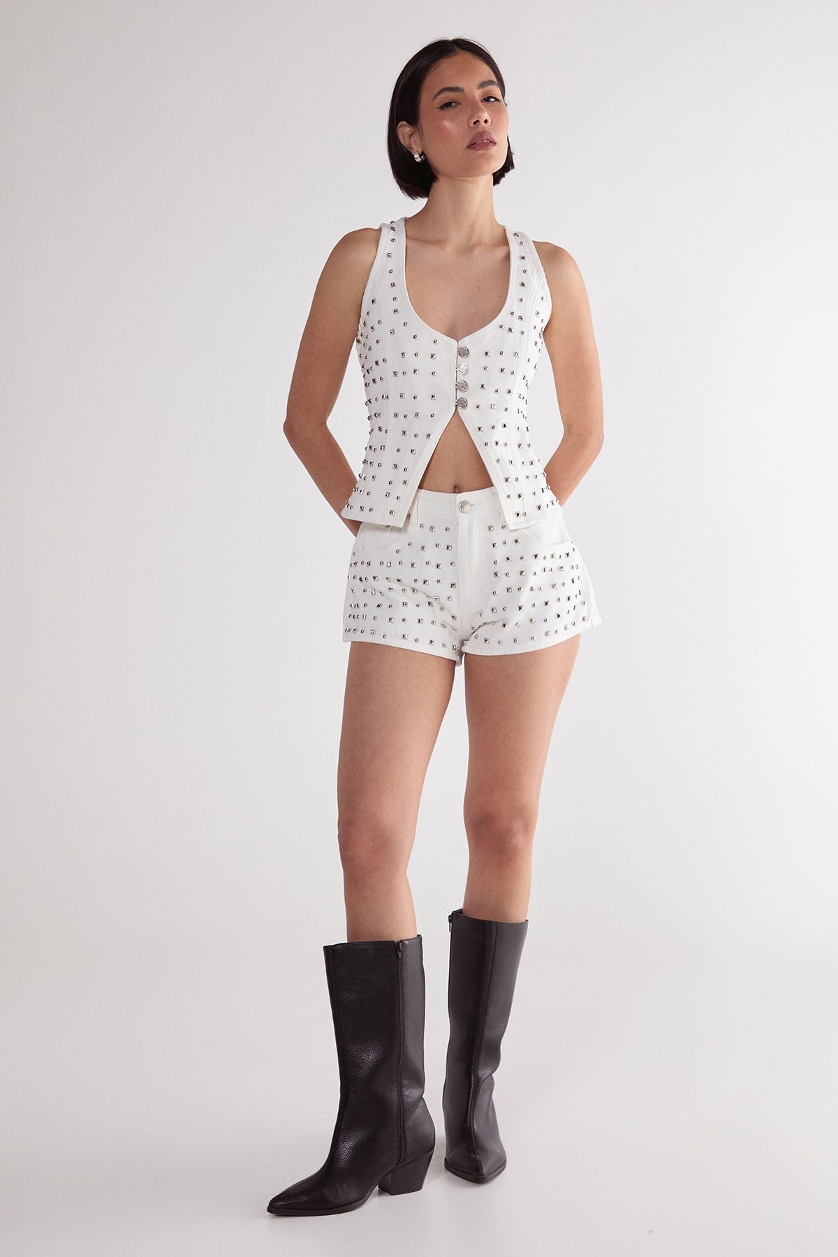 https://mediahub.prettylittlething.com/bgg26728_white_xl_1