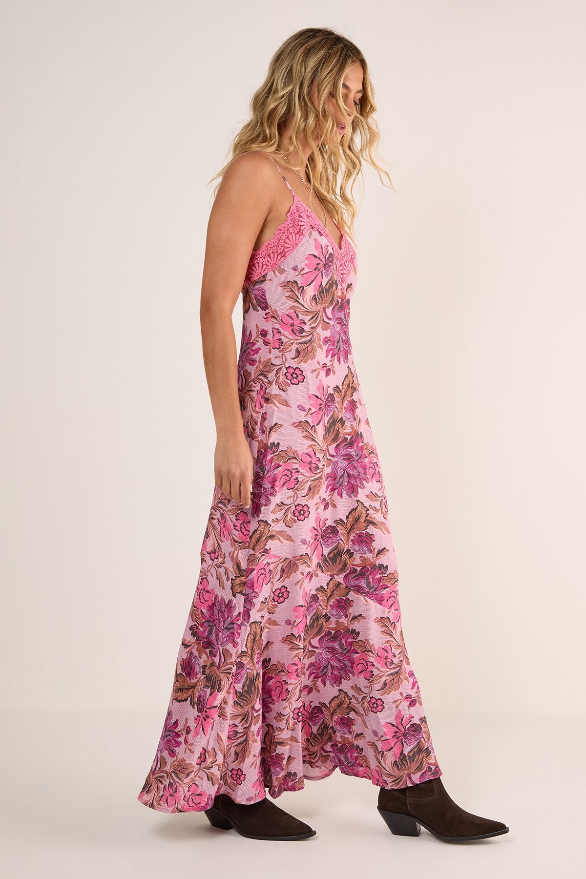 https://mediahub.prettylittlething.com/bgg26812_pink_xl