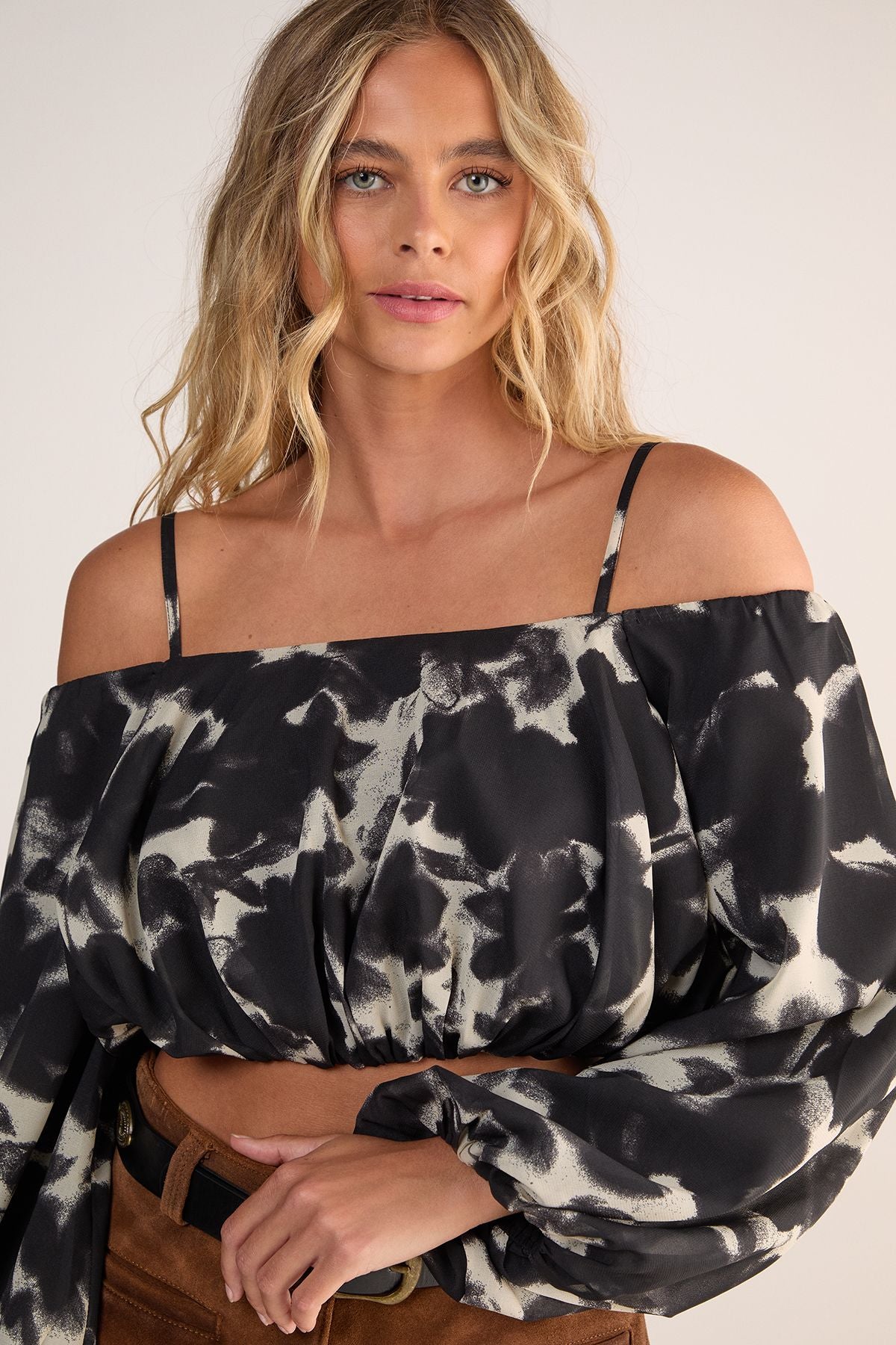 https://mediahub.prettylittlething.com/bgg26818_mono_xl_4