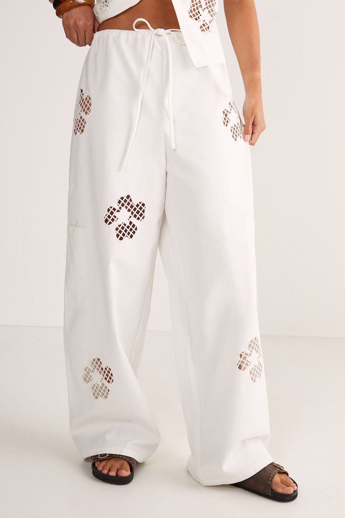 https://mediahub.prettylittlething.com/bgg26862_white_xl