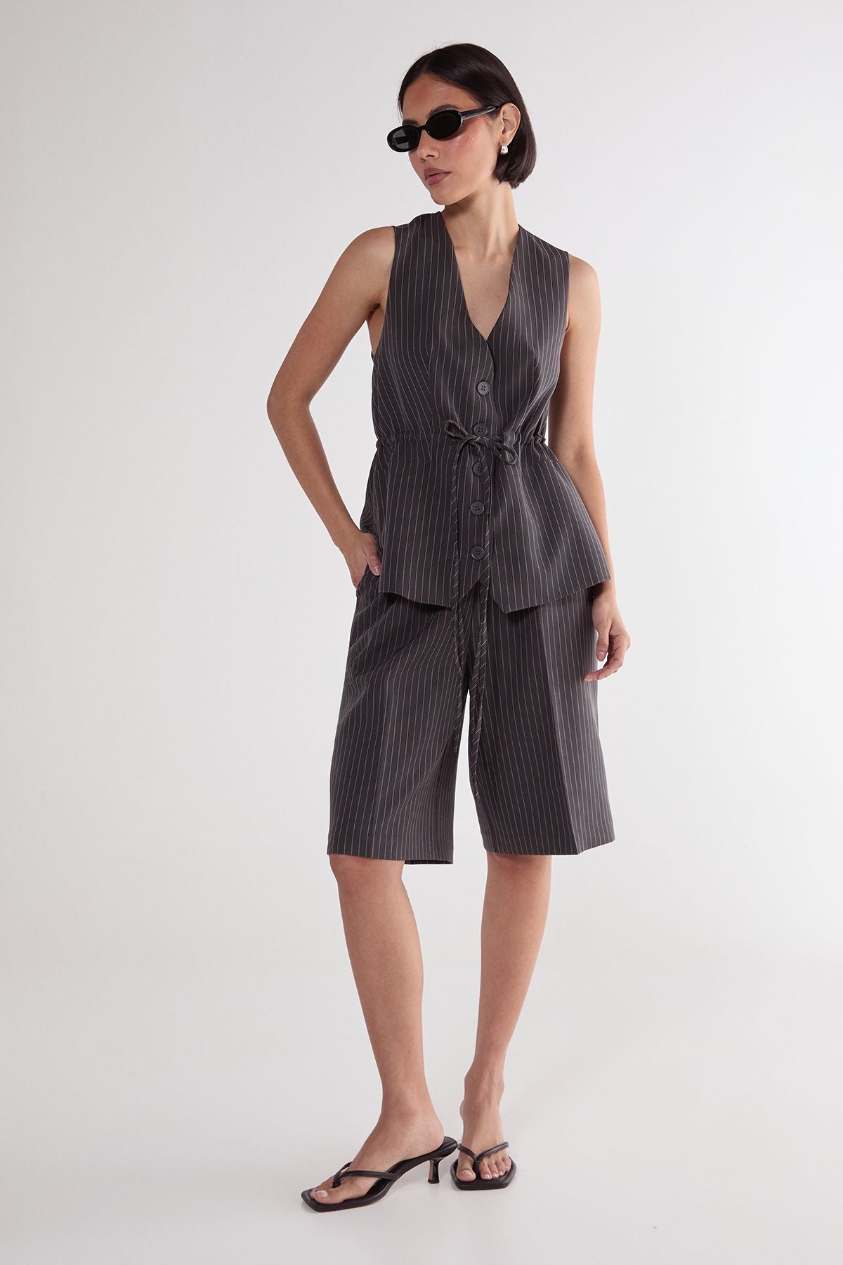 https://mediahub.prettylittlething.com/bgg26874_grey_xl