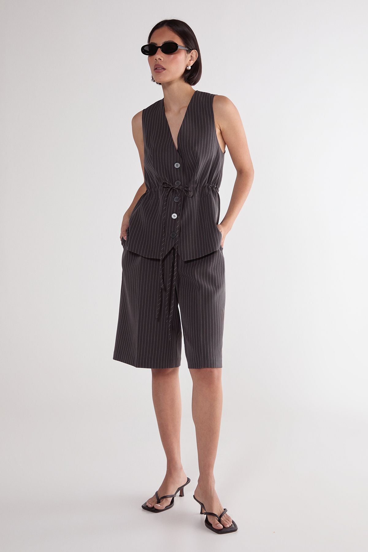 https://mediahub.prettylittlething.com/bgg26875_grey_xl_1