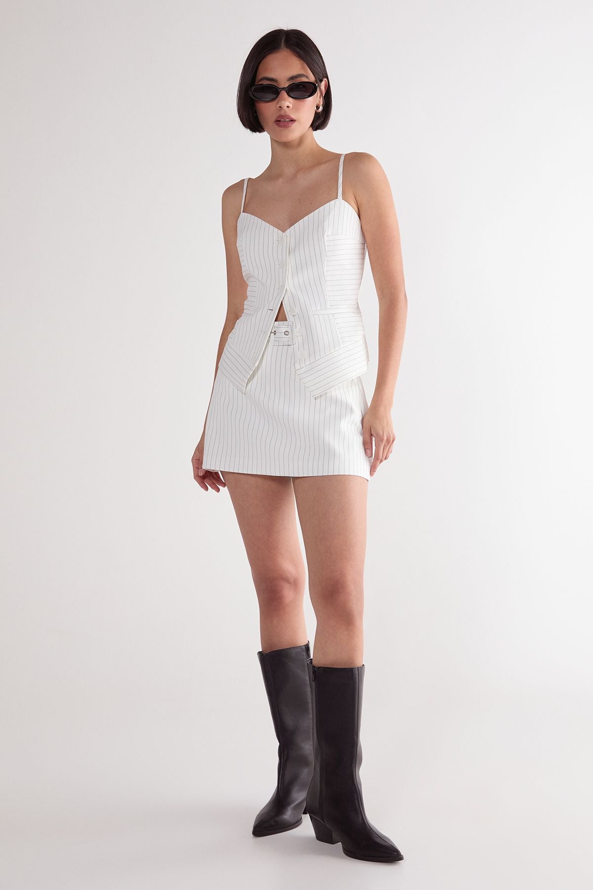 https://mediahub.prettylittlething.com/bgg26877_white_xl_1