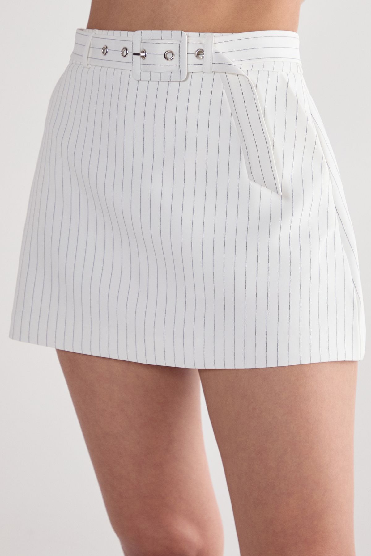 https://mediahub.prettylittlething.com/bgg26877_white_xl_2
