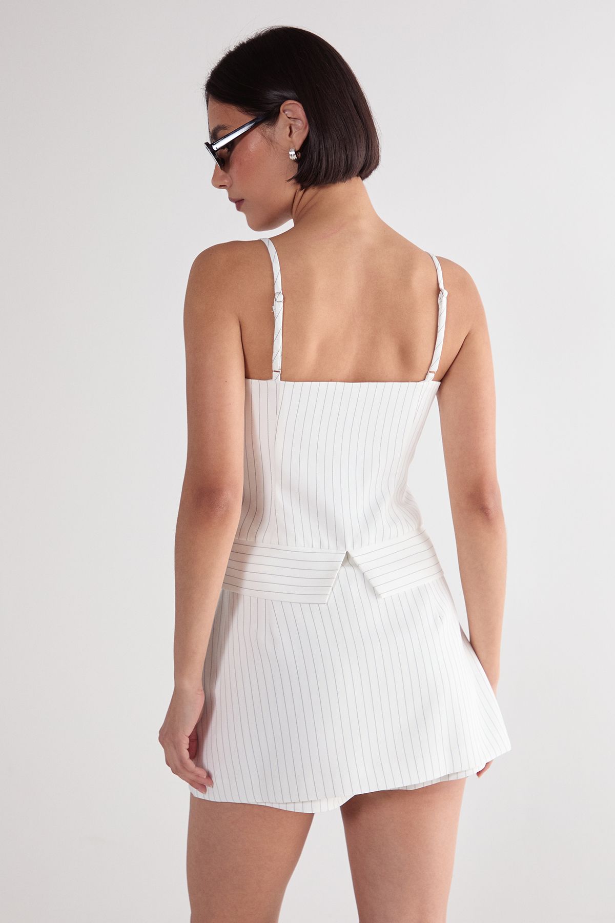 https://mediahub.prettylittlething.com/bgg26877_white_xl_3