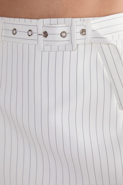 https://mediahub.prettylittlething.com/bgg26877_white_xl_4