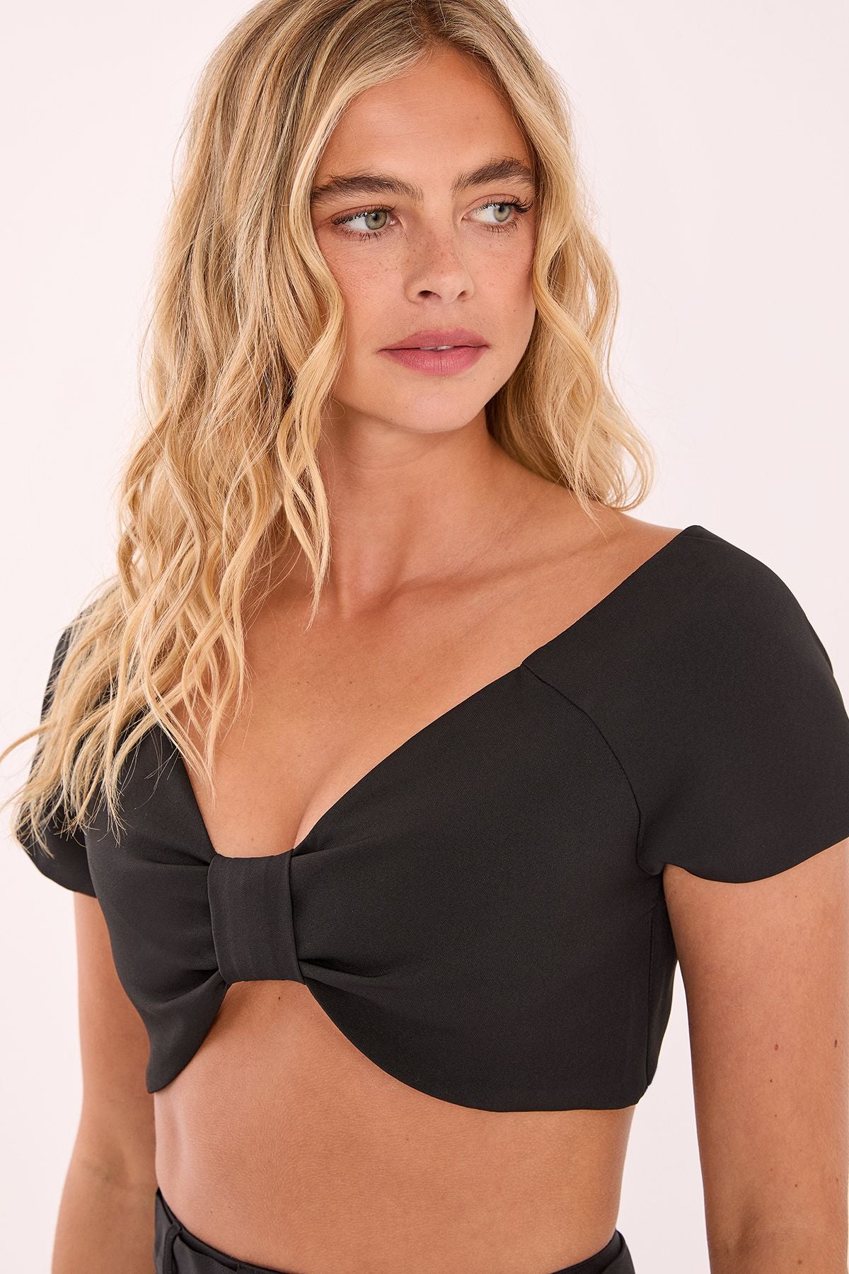 https://mediahub.prettylittlething.com/bgg26883_black_xl_3