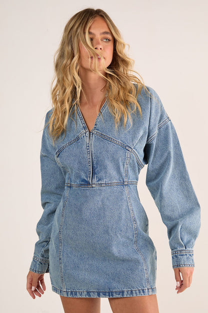 https://mediahub.prettylittlething.com/bgg26928_light%20wash_xl_1