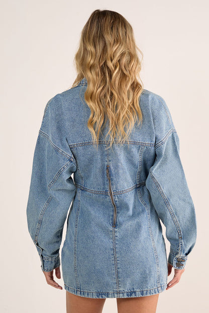 https://mediahub.prettylittlething.com/bgg26928_light%20wash_xl_3