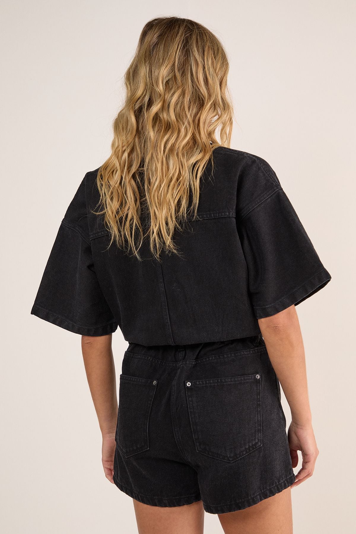 https://mediahub.prettylittlething.com/bgg26930_washed%20black_xl_3