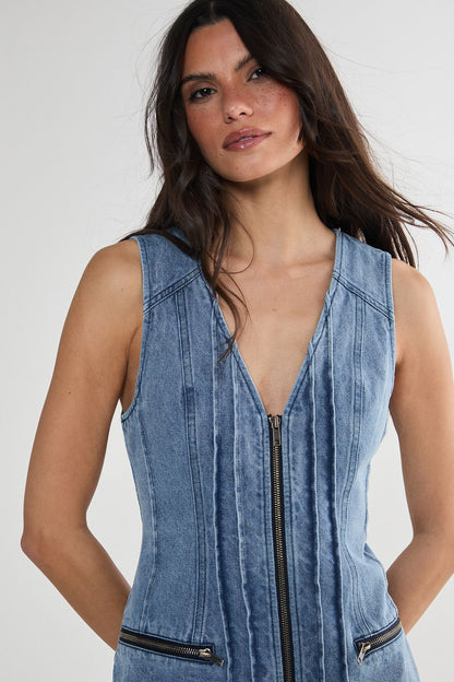 https://mediahub.prettylittlething.com/bgg26935_light%20wash_xl_2