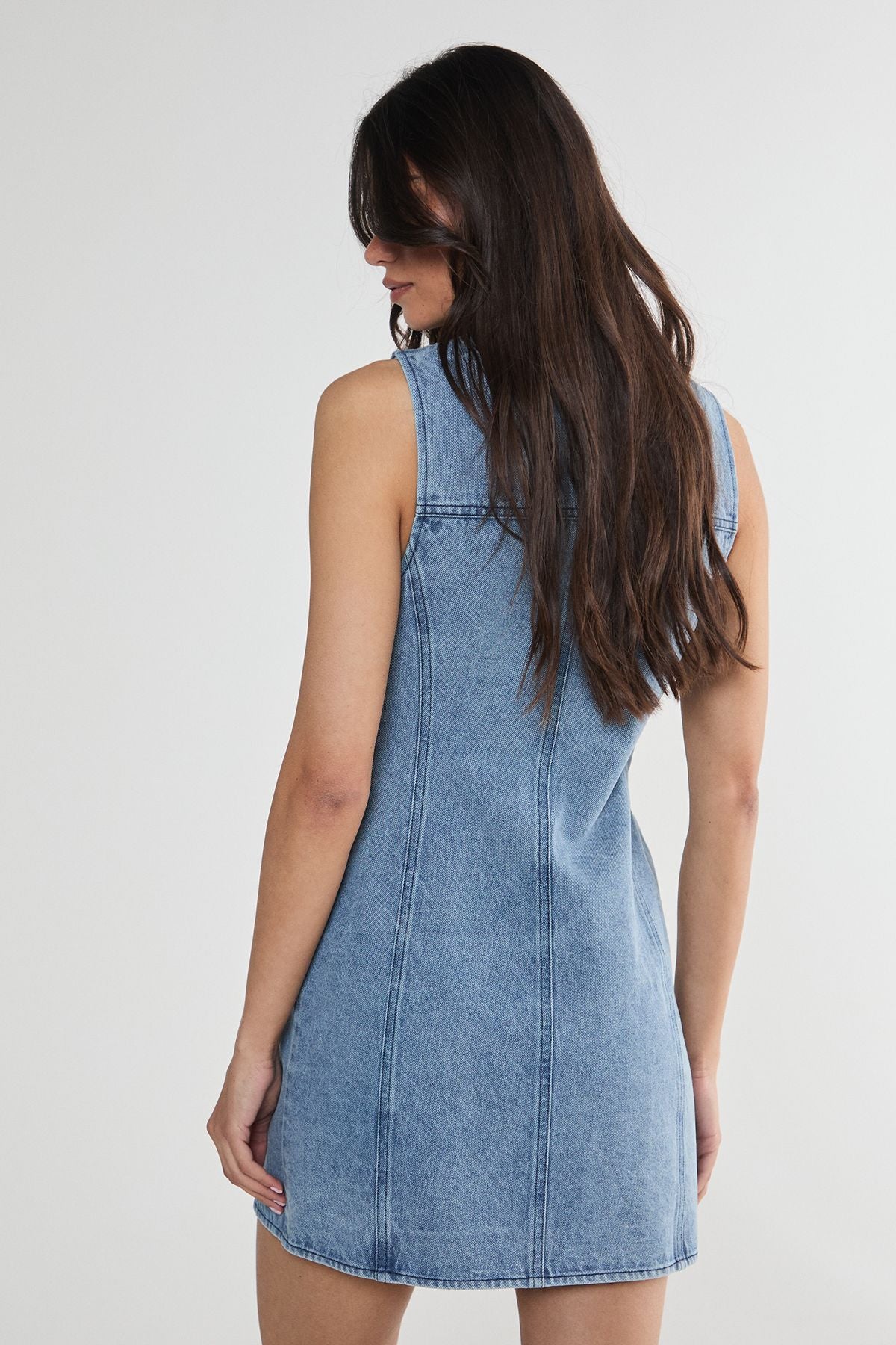 https://mediahub.prettylittlething.com/bgg26935_light%20wash_xl_3