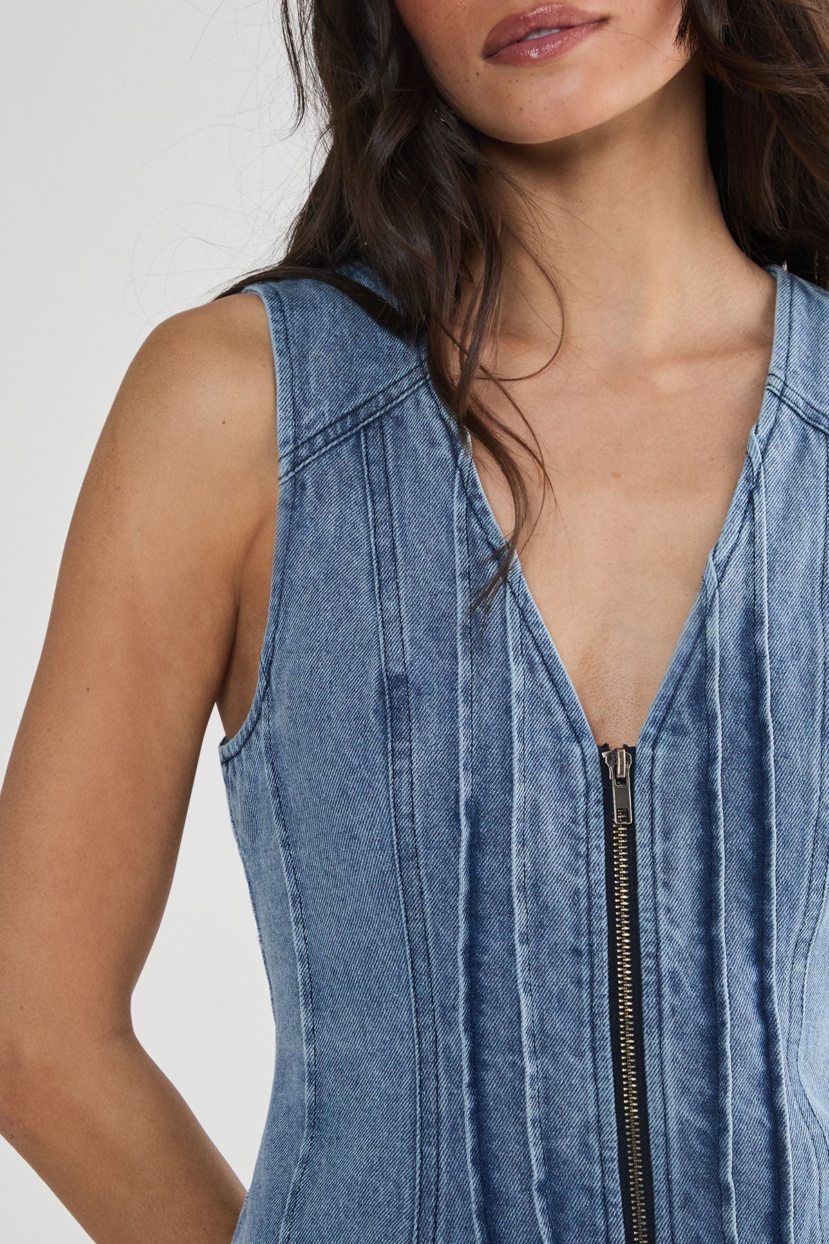 https://mediahub.prettylittlething.com/bgg26935_light%20wash_xl_4