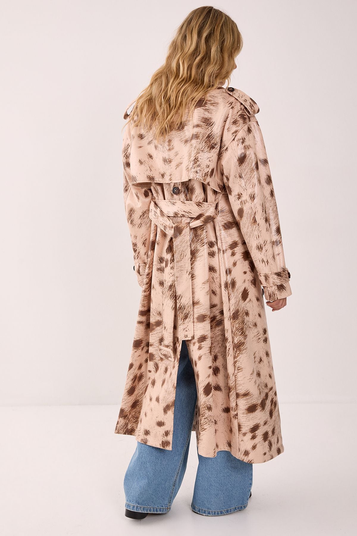 https://mediahub.prettylittlething.com/bgg26986_cream_xl_2