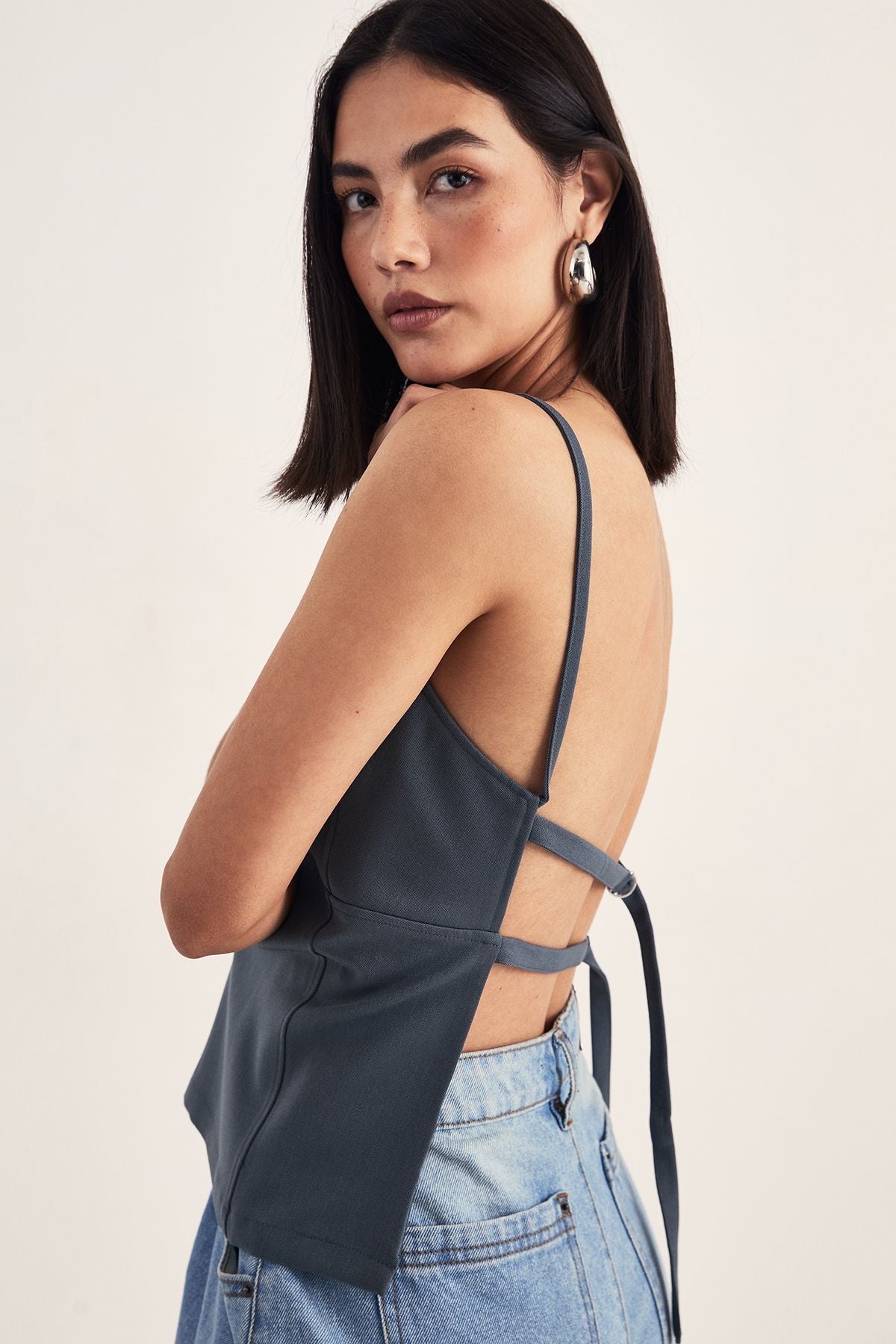 https://mediahub.prettylittlething.com/bgg27005_grey_xl