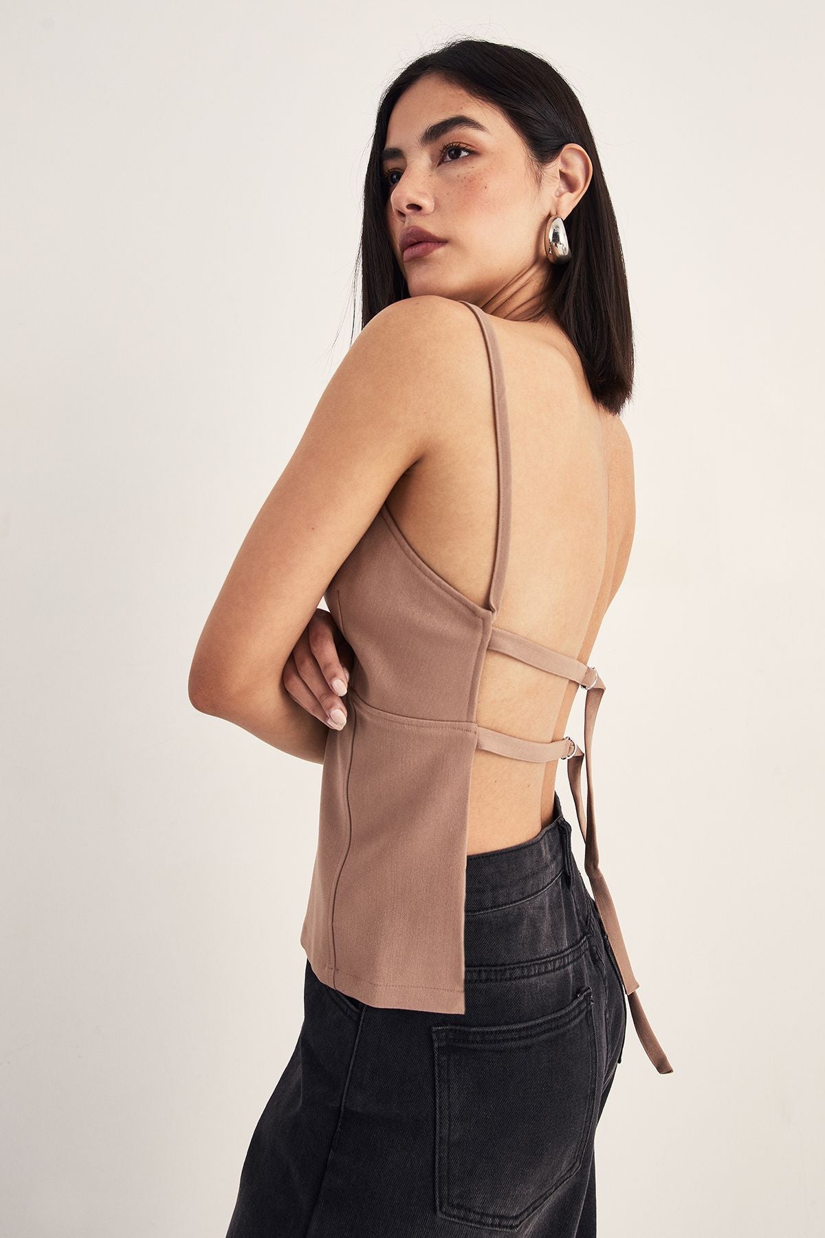 https://mediahub.prettylittlething.com/bgg27005_taupe_xl