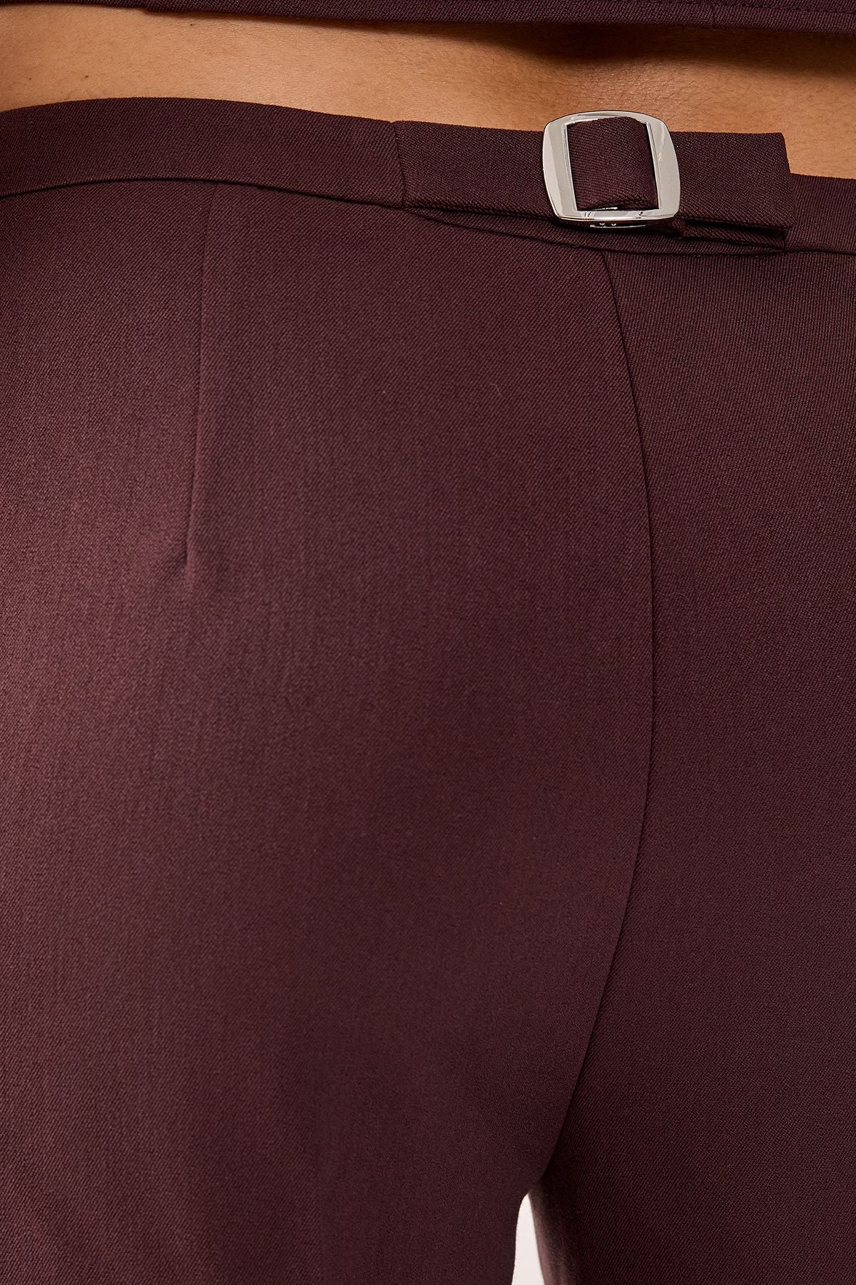 https://mediahub.prettylittlething.com/bgg27020_chocolate_xl_3