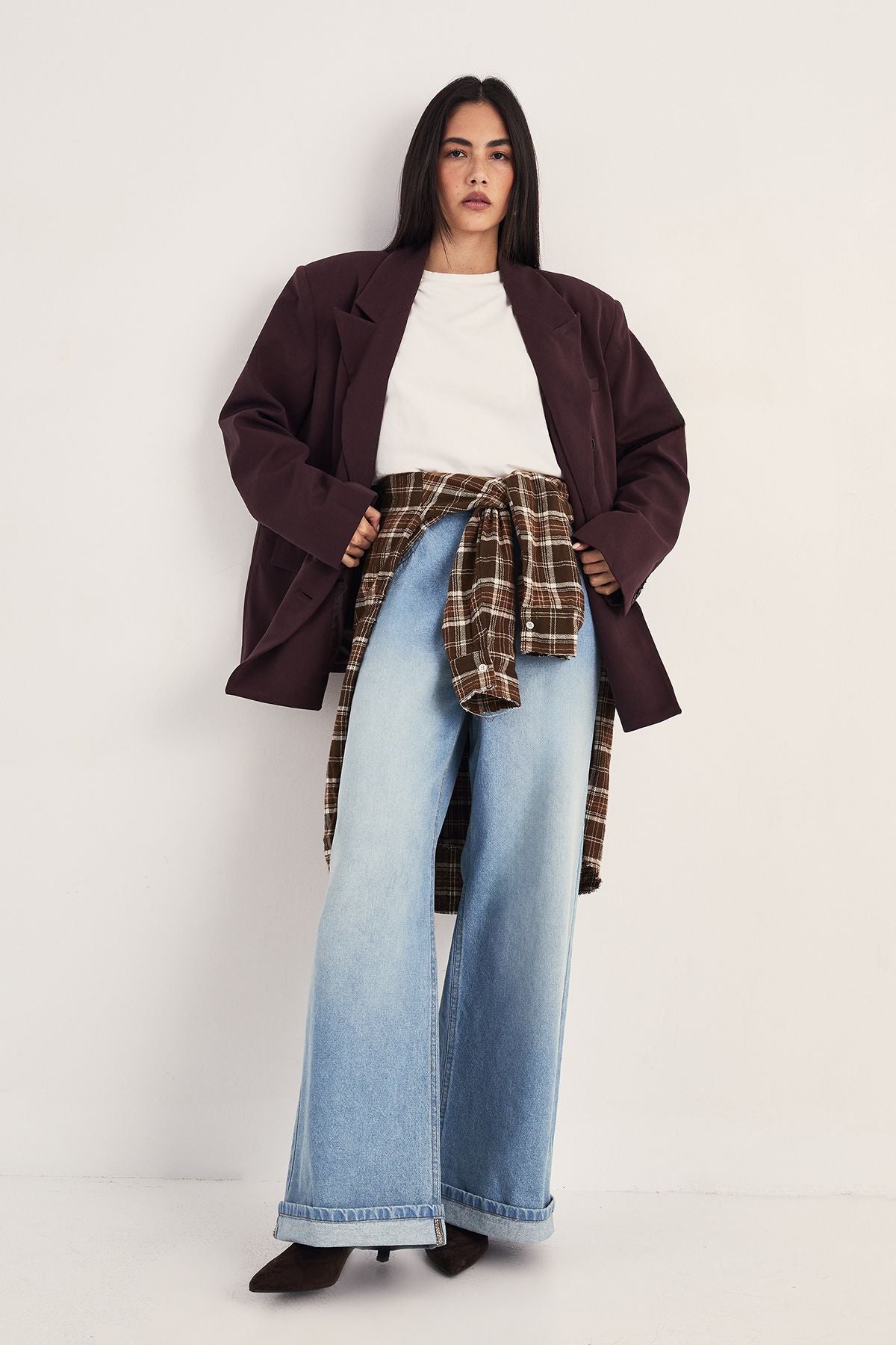 https://mediahub.prettylittlething.com/bgg27022_chocolate_xl_2