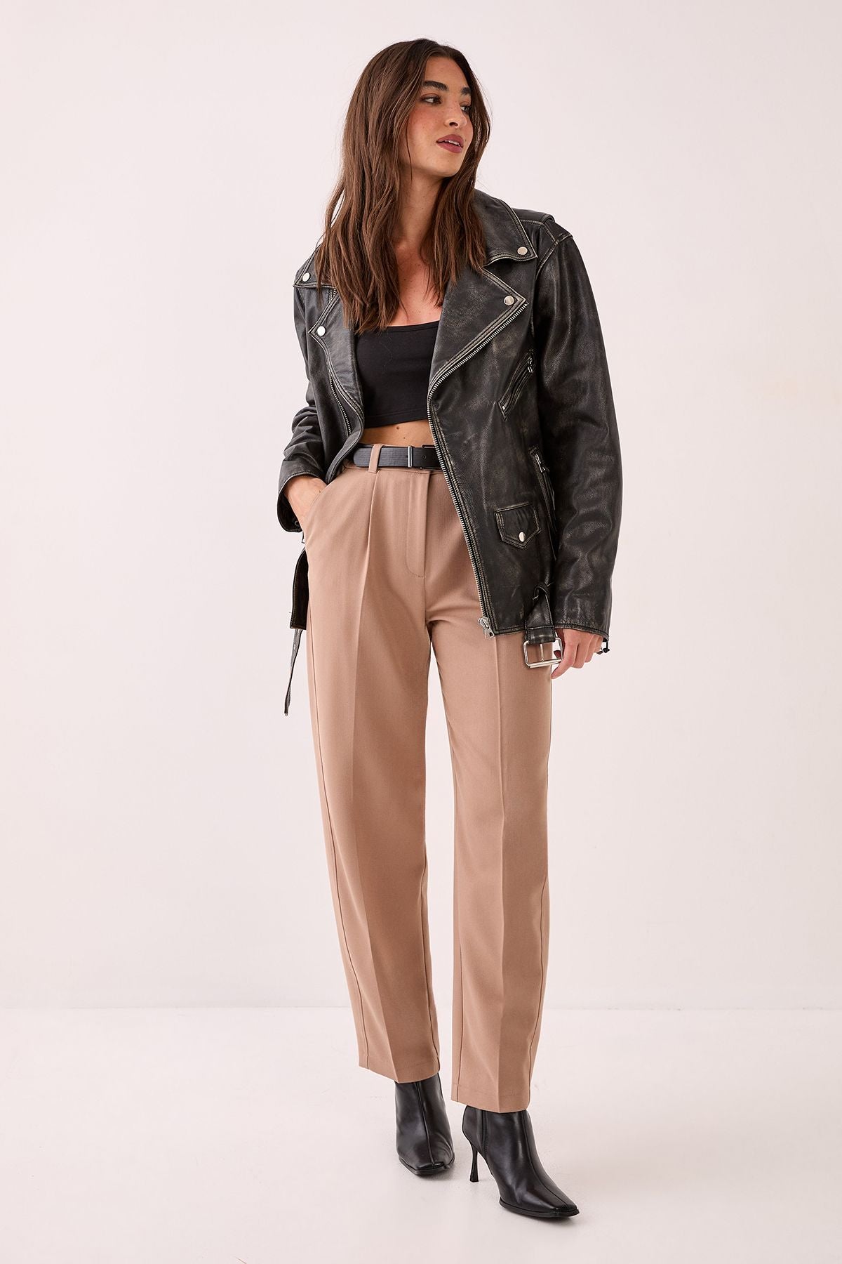 https://mediahub.prettylittlething.com/bgg27023_taupe_xl