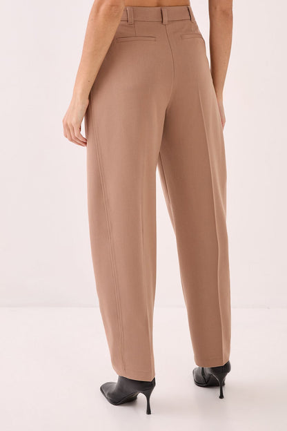 https://mediahub.prettylittlething.com/bgg27023_taupe_xl_3