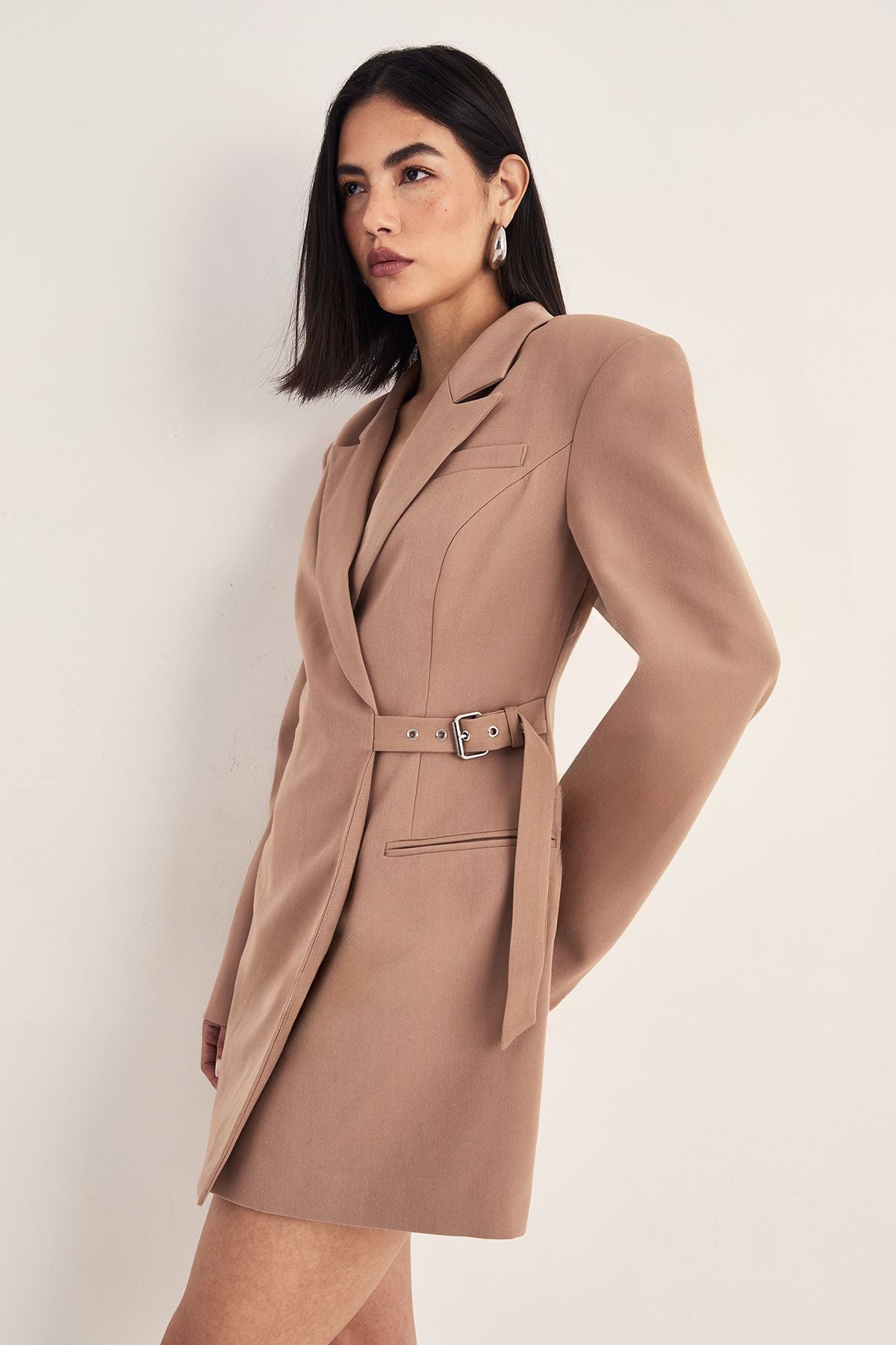 https://mediahub.prettylittlething.com/bgg27026_taupe_xl
