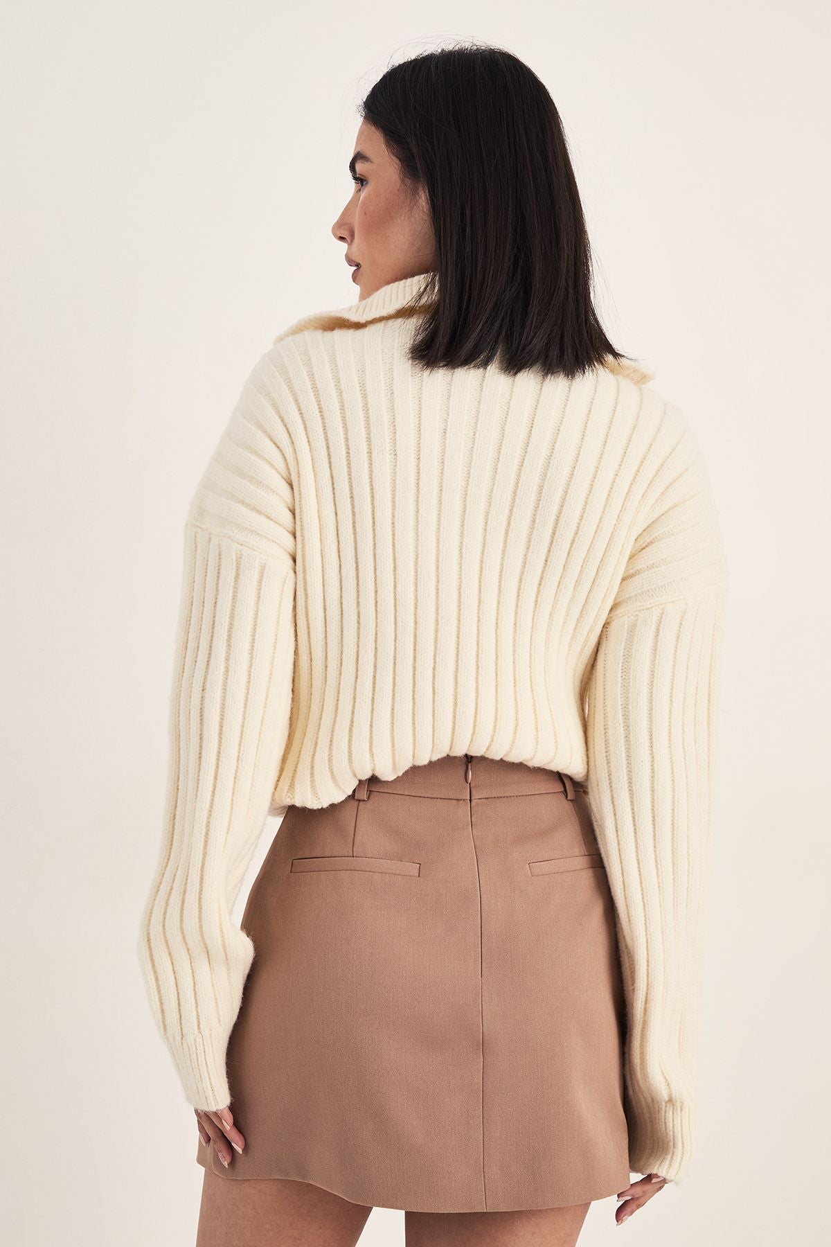 https://mediahub.prettylittlething.com/bgg27027_taupe_xl_2