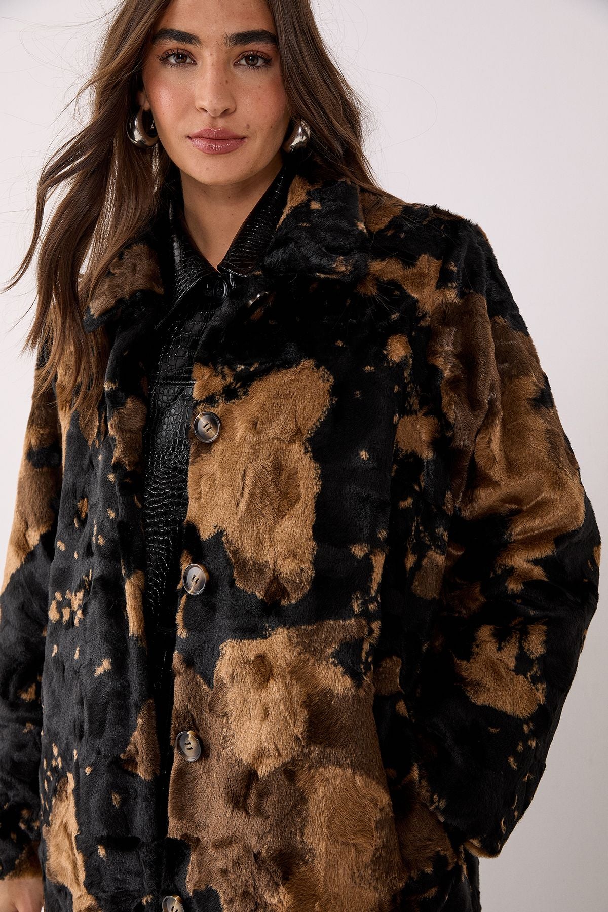 https://mediahub.prettylittlething.com/bgg27089_brown_xl_1