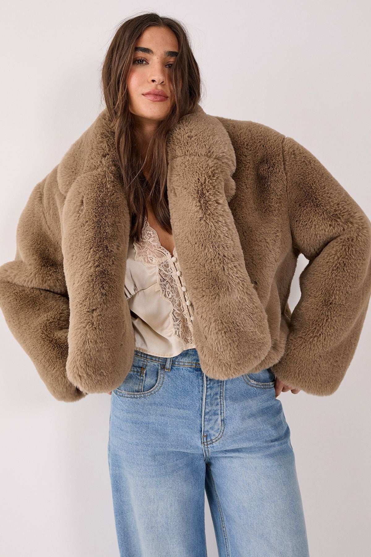 https://mediahub.prettylittlething.com/bgg27155_mink_xl