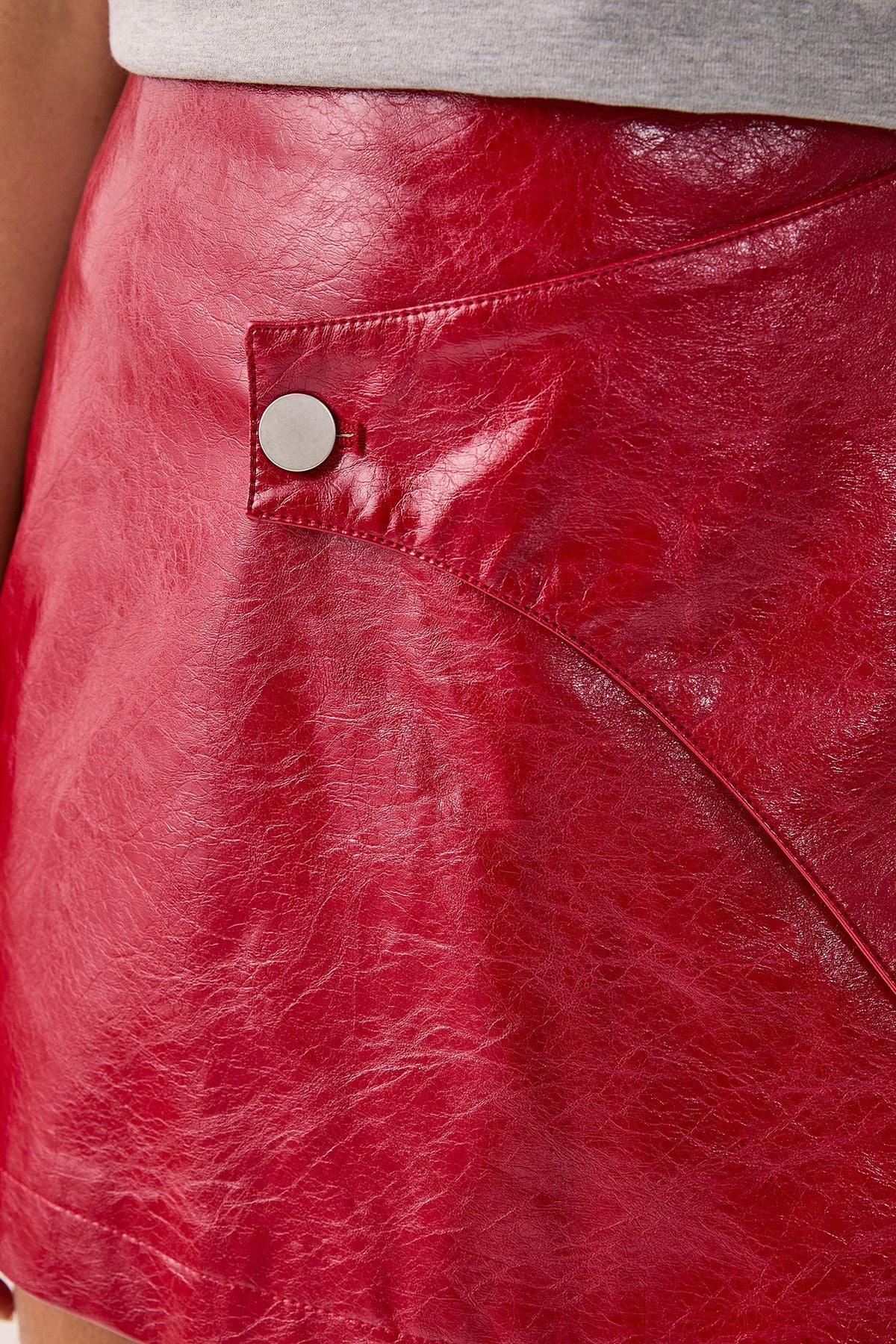 https://mediahub.prettylittlething.com/bgg27229_red_xl_3
